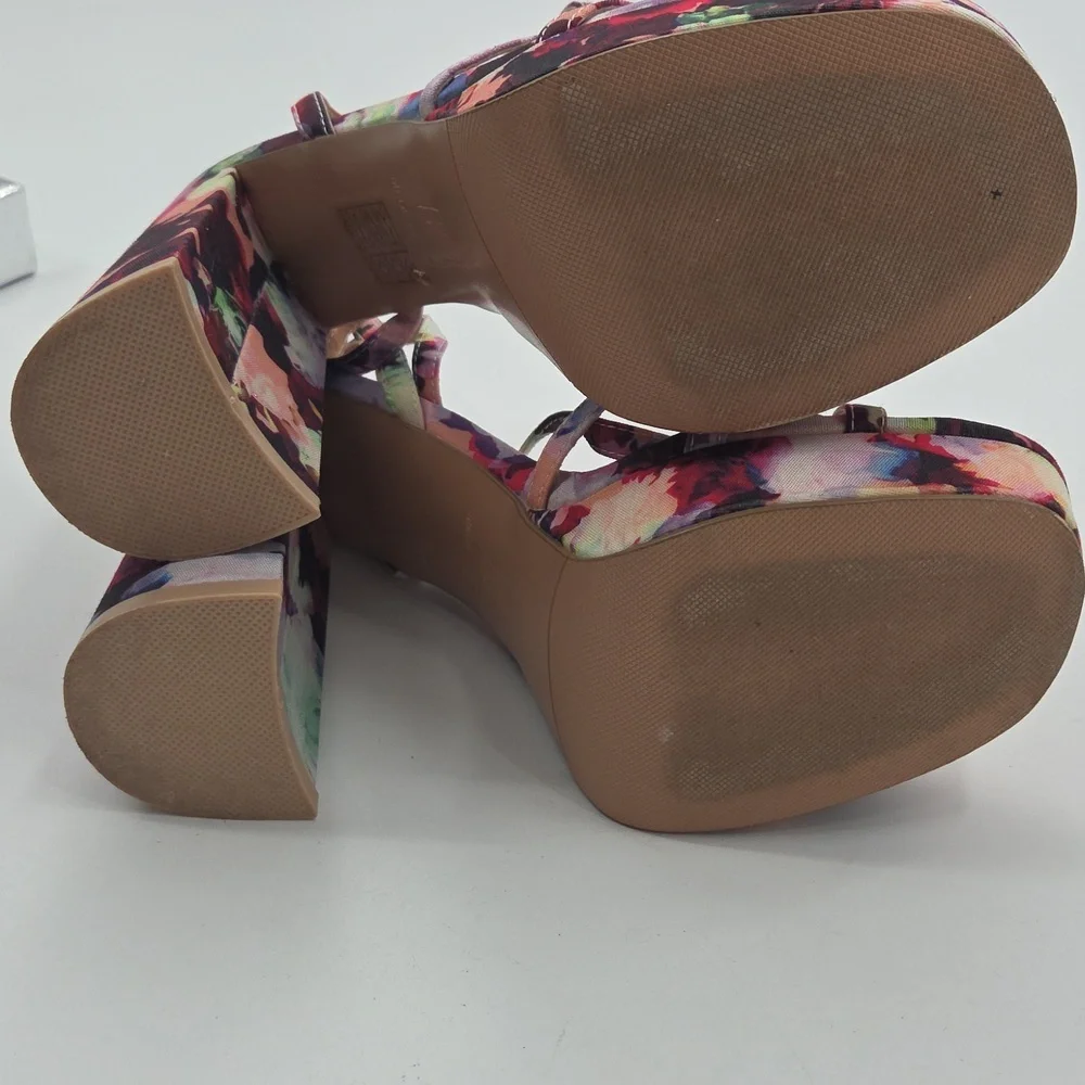 Floral Platform Strappt Sandals - Picture 11 of 16
